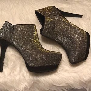 Brand New Gianni Bini Shimmery Booties